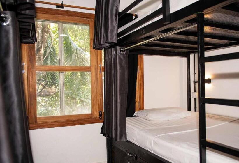 Mad Monkey Hostel Phnom Penh