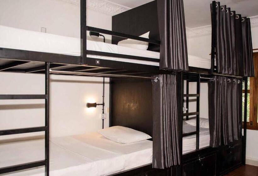 Mad Monkey Hostel Phnom Penh