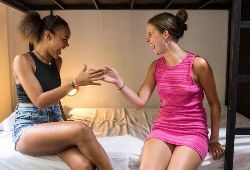 Mad Monkey Hostel Phnom Penh