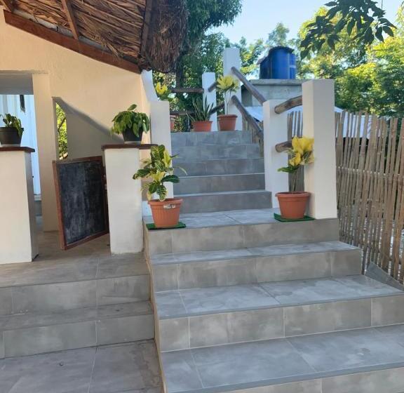 Hostel Crown Malapascua