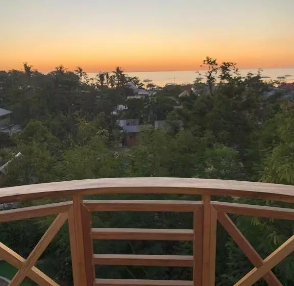 Retkeilymaja Crown Malapascua