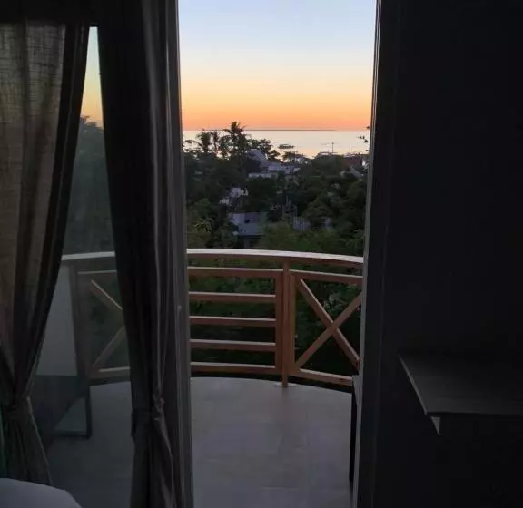 Retkeilymaja Crown Malapascua