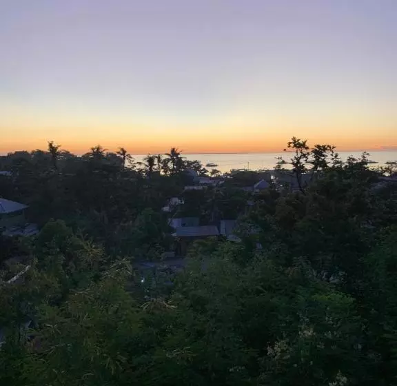 Retkeilymaja Crown Malapascua