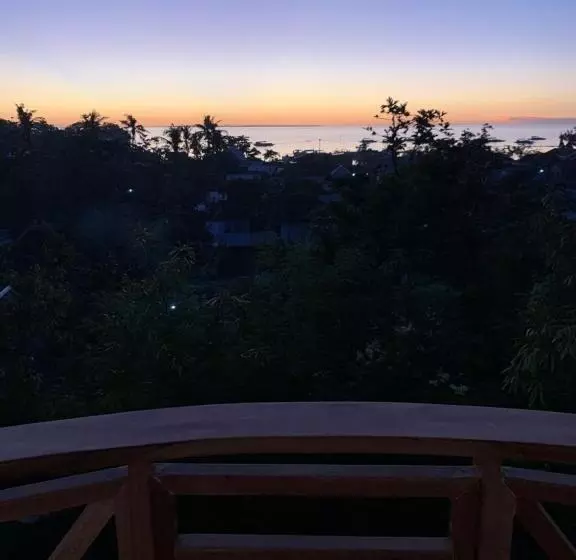 Retkeilymaja Crown Malapascua