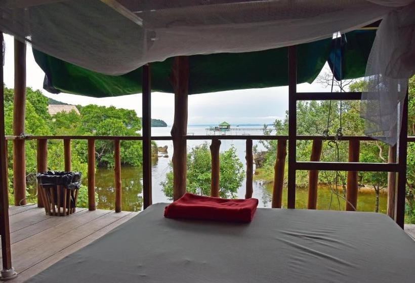 Mad Monkey Koh Rong Samloem   Hostel
