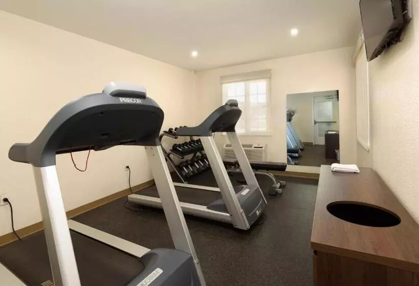 ホテル Extended Suites Saltillo Galerías