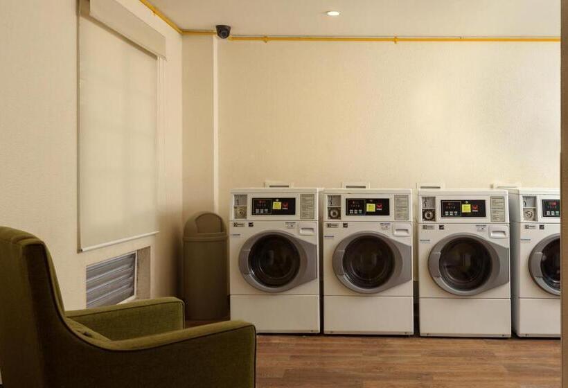 هتل Extended Suites Saltillo Galerías