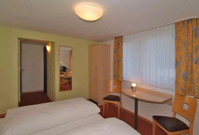 هتل Haus Am Berg