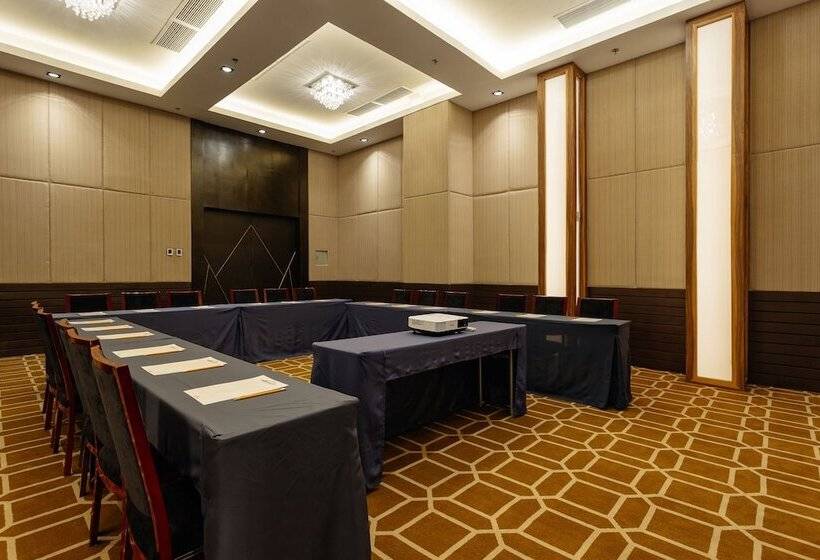 Summit Hotel Tacloban