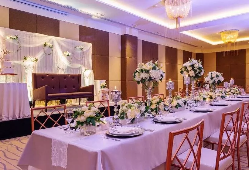 Summit Hotel Tacloban