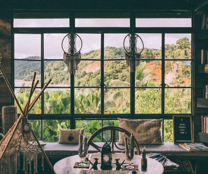 בית מלון כפרי The Birdhouse El Nido   Glamping