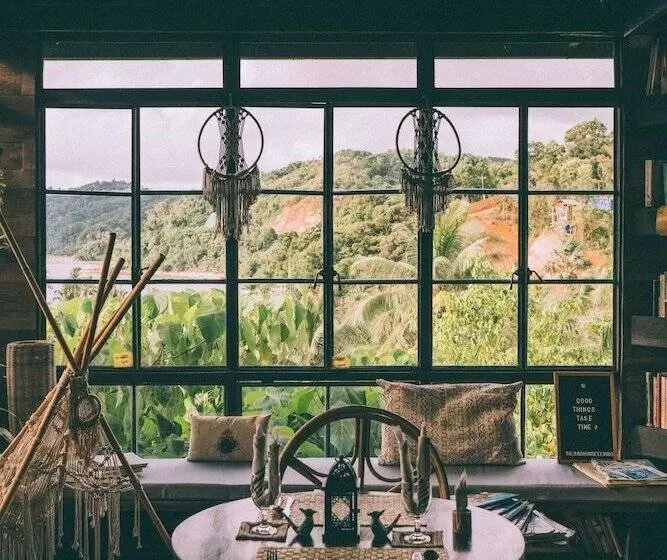 ホテル The Birdhouse El Nido Glamping