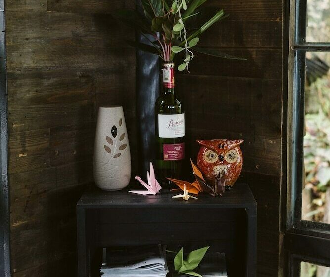 בית מלון כפרי The Birdhouse El Nido   Glamping