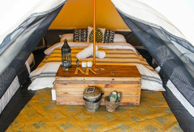 בית מלון כפרי The Birdhouse El Nido   Glamping