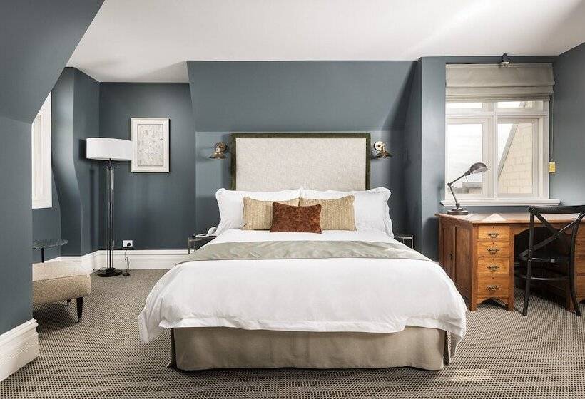 فندق The National