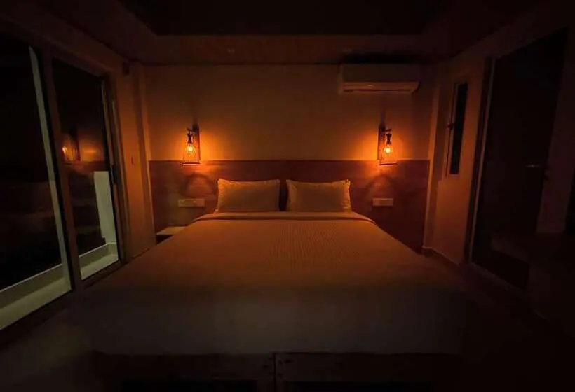 پانسیون Pavona Maldives