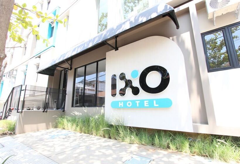 Ixo Hotel Semarang