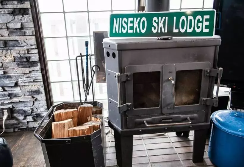 ユースホステル Niseko Ski Lodge
