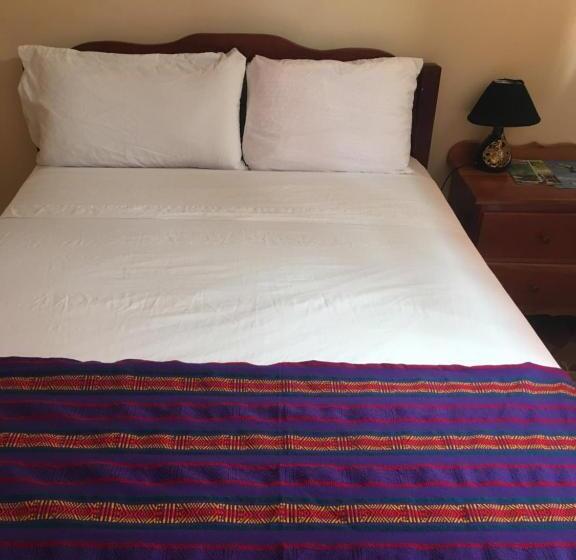 هتل Ambergris Sunset