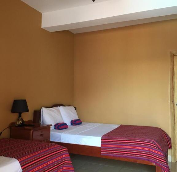 هتل Ambergris Sunset