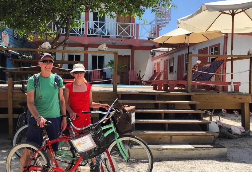 هتل Ambergris Sunset