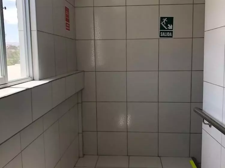 Hotelli El Monarca Suite