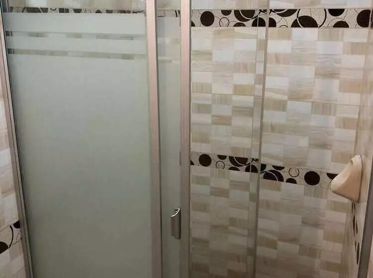 Hotelli El Monarca Suite