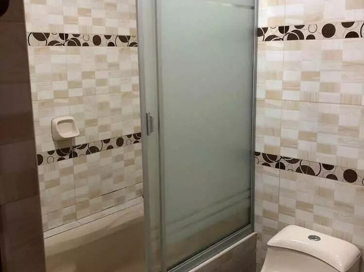 Hotelli El Monarca Suite