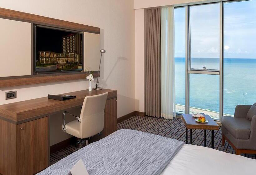 فندق Ramada Plaza By Wyndham Rize