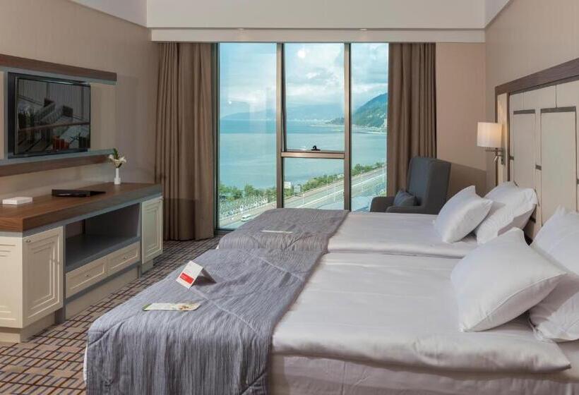 فندق Ramada Plaza By Wyndham Rize