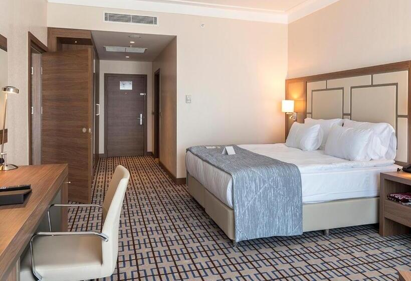 فندق Ramada Plaza By Wyndham Rize