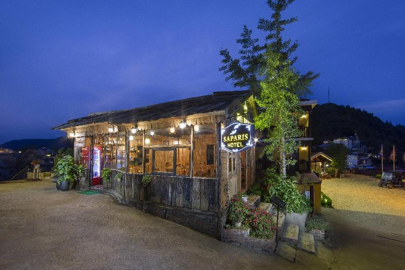 هتل Saparis