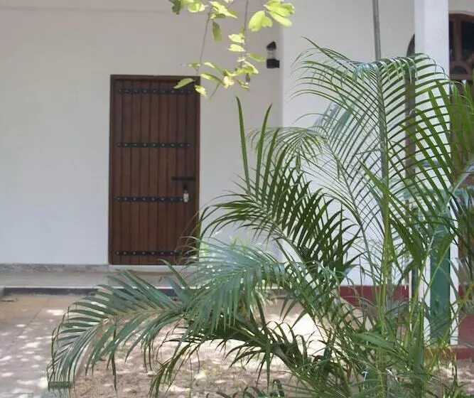 ホテル Thuruliya Lodge Habarana