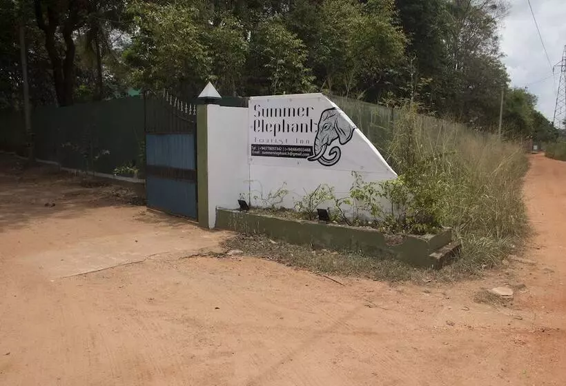 ホテル Thuruliya Lodge Habarana