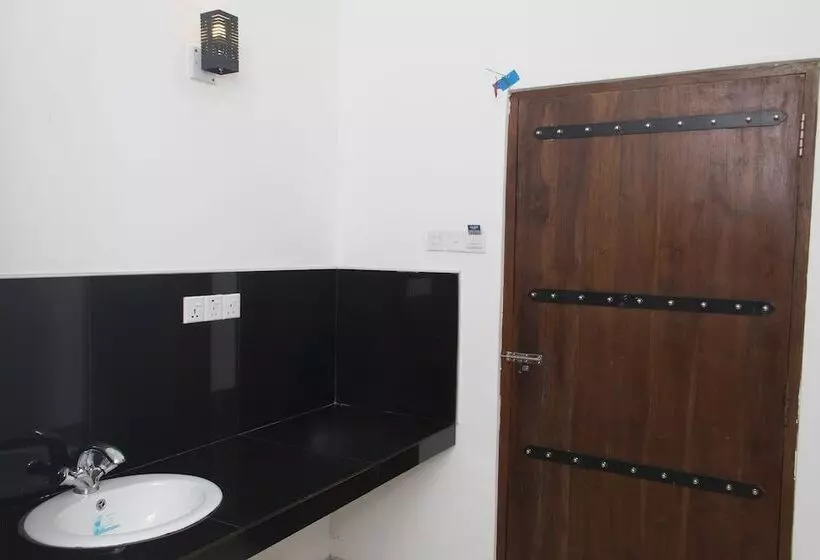 ホテル Thuruliya Lodge Habarana