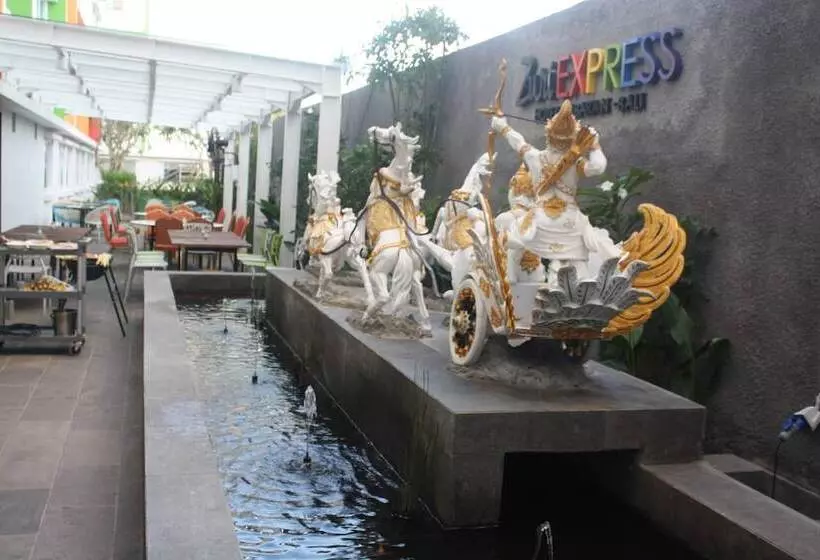 Hotelli Zuri Express Jimbaran