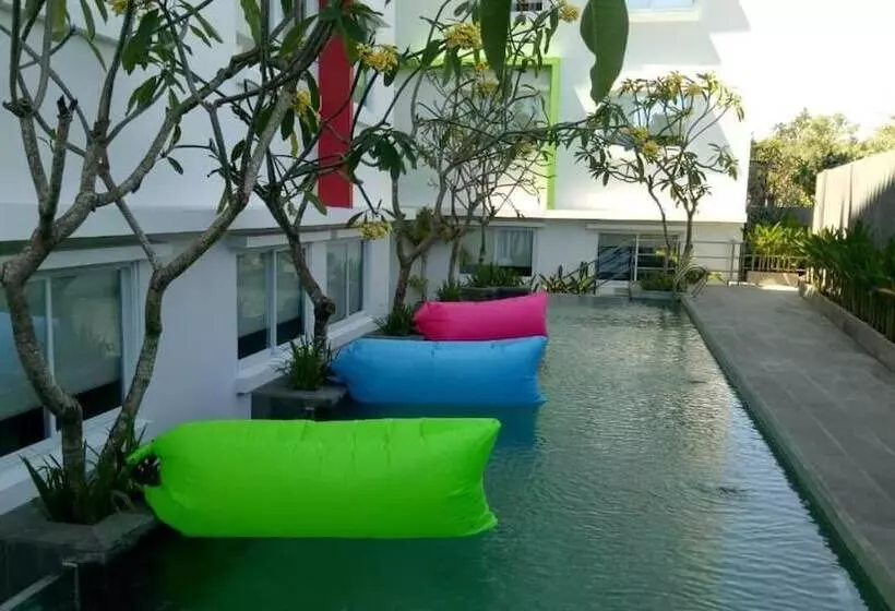 Hotelli Zuri Express Jimbaran