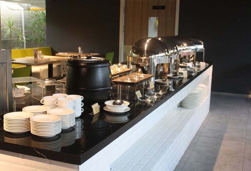 ホテル Zuri Express Jimbaran