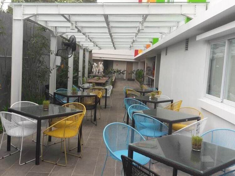 ホテル Zuri Express Jimbaran