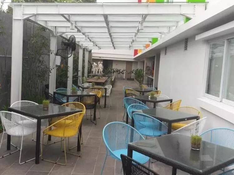 Hotelli Zuri Express Jimbaran