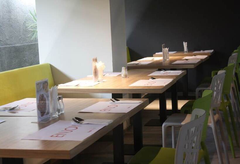 ホテル Zuri Express Jimbaran