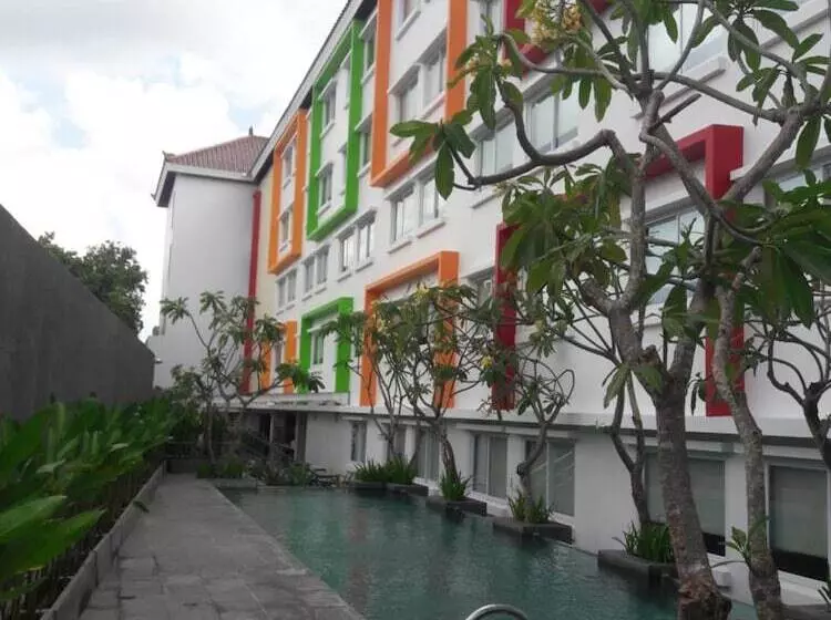 Hotelli Zuri Express Jimbaran
