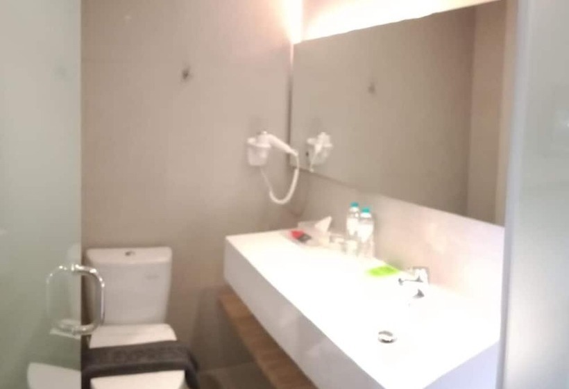 ホテル Zuri Express Jimbaran