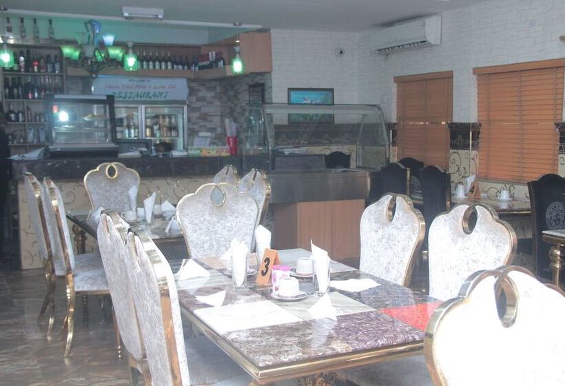 Titanic View Hotel & Suites