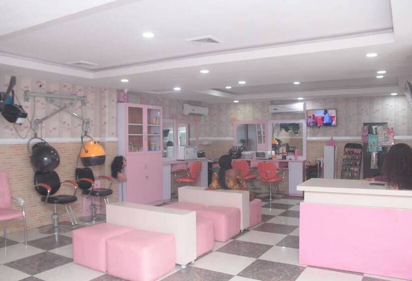 Titanic View Hotel & Suites