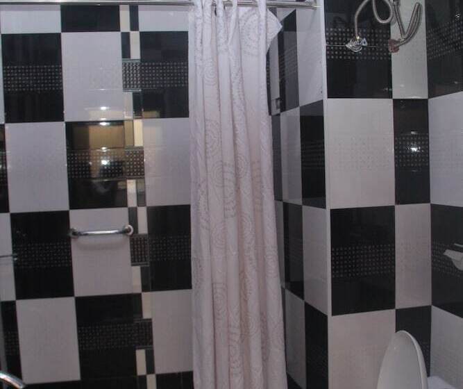 Titanic View Hotel & Suites