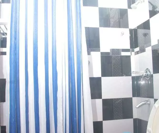 Titanic View Hotel & Suites