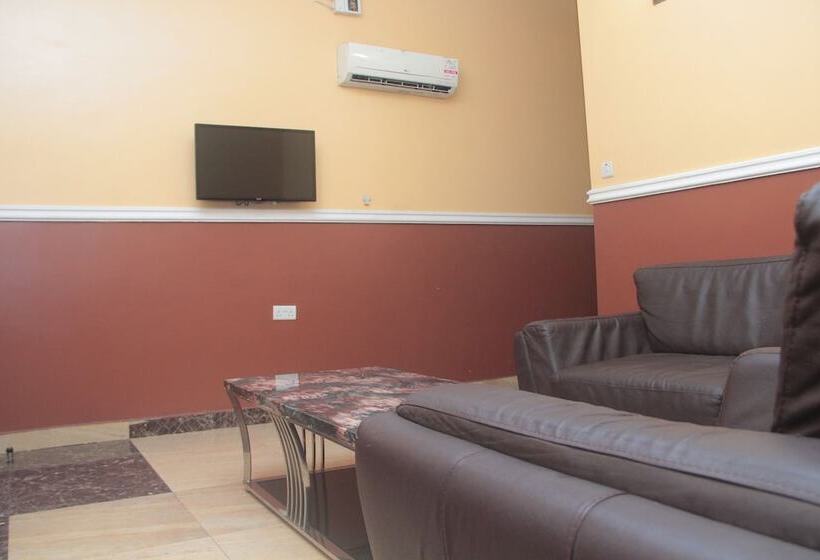 Titanic View Hotel & Suites