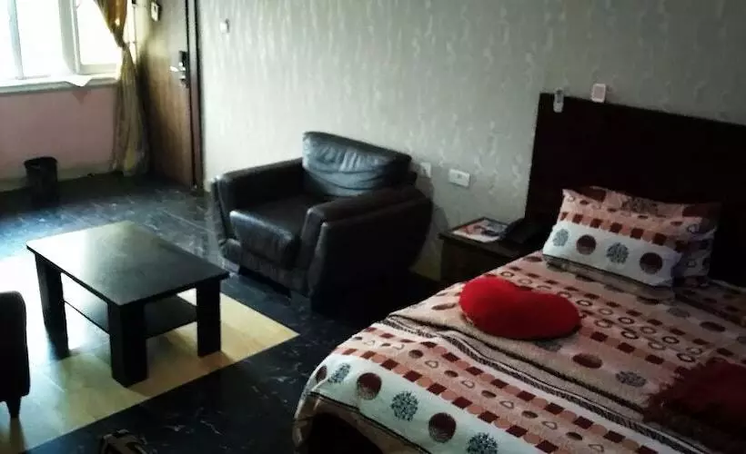 Titanic View Hotel & Suites