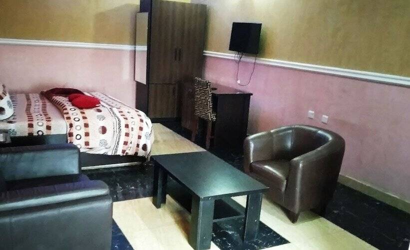 Titanic View Hotel & Suites